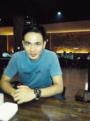 budiambok's profile picture. Guitarist  @kreisminor. Akuntansi UIR 2011 (pria punya selera)