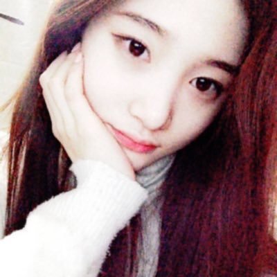 kimdhyns's profile picture. woosh