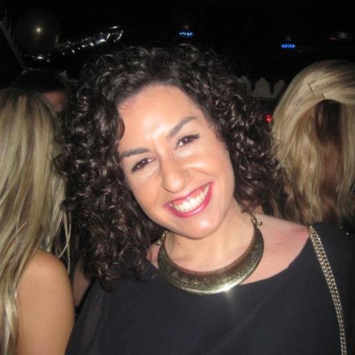 Traductora EN -FR- ES especializada en traducción jurídica y médica. Ahora traductora médica en @quironsalud y disfrutando de la vida madrileña. ;)