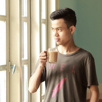 selalu ada satu cahaya kecil diantara kelamnya kehidupan..