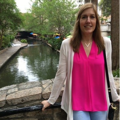 Third Grade teacher, loves shopping, and traveling