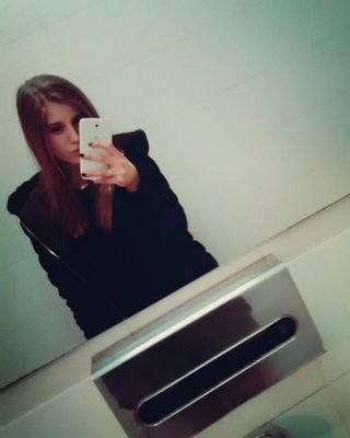 criselva998's profile picture. 