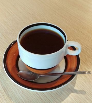 coffee_time25's profile picture. 埼玉を中心に美味しい珈琲屋さんを探すのが趣味。コーヒー好きな方からのフォロー歓迎です。猫好き。天文学や数学も好き。クラシック音楽も嗜む多趣味。本職は医療で2児の父。coffee/classical music