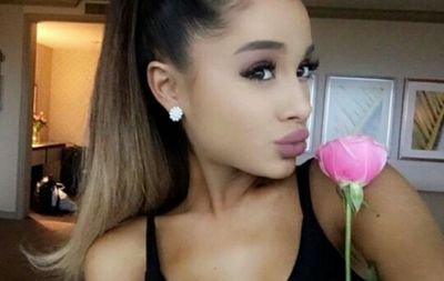 frencharainator's profile picture. Welcome babes ♡
She dresses too well,we're fans
She has beautiful hair,we're fans
Hate Ari? Schooch-a-mooch 
Je suis fans.