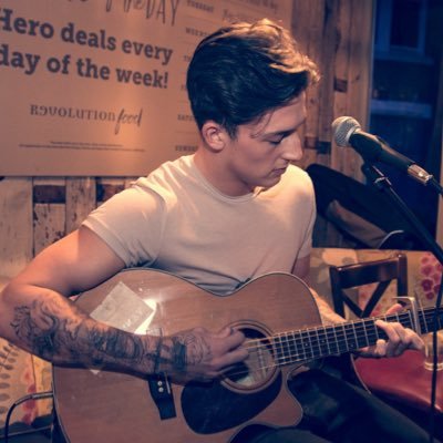 updatesjwalton's profile picture. Here to support Jack and update on stuff idk. {https://t.co/zPIksTPgz7} ♥️