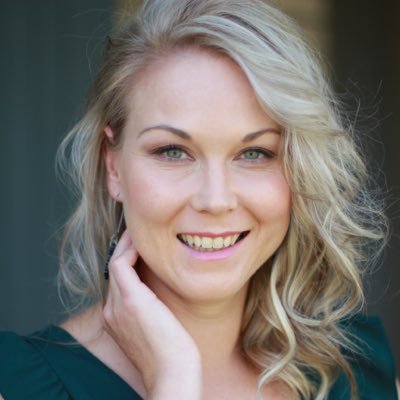 SuzanneRentzke's profile picture. Singer (Classical Cross-over), Actress and project manager. For bookings e-mail: info@suzannerentzke.co.za
