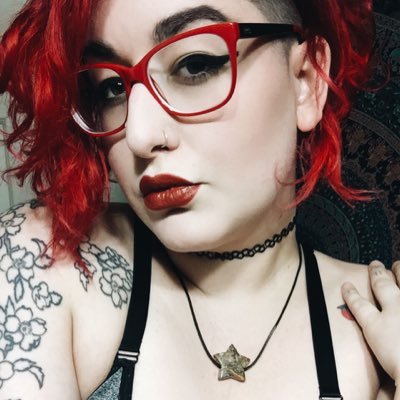 _velvetred_'s profile picture. Cat Mom | Pizza Addict | Funny Girl | Mermaid Obsessed | Disney Fanatic | Body Posi Warrior | Girl Power | Insta: @_velvetred | Snap: @velvetred13 |