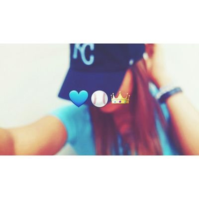 NikkiYi15's profile picture. I'm hungry.