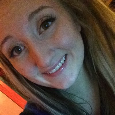 DesireeSchumake's profile picture. 19 years young and broke af