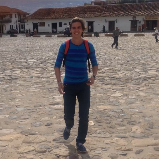 Estudiante de Arquitectura Universidad Nacional, Jugador de Baloncesto y Atleta de 400 y 800 metros planos, Español,English,Português.