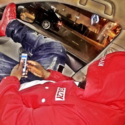 Glizzy7st's profile picture. Find the nearest wall and put your back to it, shit going to change you just have to adapt to it...