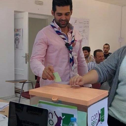Presidente del Consejo de la Juventud de Lorca. Ingeniero Civil. Amante del rugby y del mundo scout. De corazón Azul. Adicto a las cosas que me hacen feliz.