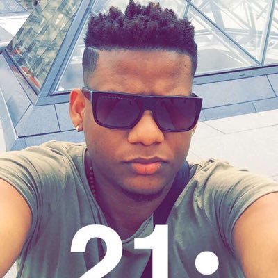 4taNota's profile picture. cuarta nota.... vivo por ella y ella vive conmigo la ♪♬♪♬✌♪♬♪♬ https://t.co/StNNkJ9FlQ