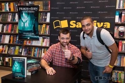 edimarbmjr's profile picture. Pessoa estranha, com gostos diversos. Gosto de futebol mas não fico sem ver MotoGP. Adoro ler HQ, mangá e um bom livro.