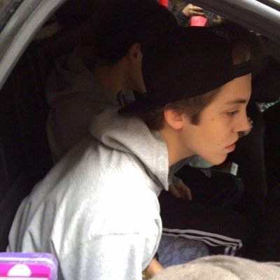 matthewrpgsurv_'s profile picture. 