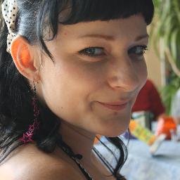 mackenzie_sturm's profile picture. #Autorin von #Torchages und Dreamcatcher. Arbeitet gerade an #Torchages2
Anerkannter Serienjunkie und Kaffeesuchtie! Verschlingt manchmal Bücher zum Frühstück.