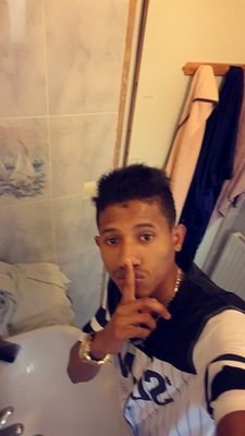 dinosaure77's profile picture. Peace and love ;)