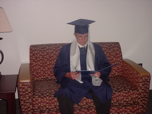 MyYesHomeBiz's profile picture. I am a recent Twin Falls, Idaho High School Graduate trying to earn money to go to College.