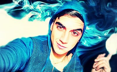 El Ave fenix me dicen,Por que de las cenizas me hice Y ahora no v haber quien me pise...Wisin y Yandel is my life of for life