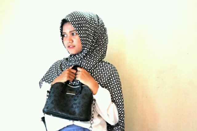 monaheryuliana's profile picture. pelajar