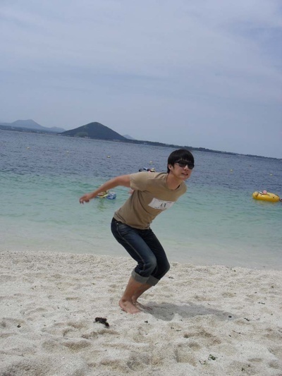 work at Korean Embassy in Denmark /major in Physical education/love playing sports especially soccer/friendly, sociable, outgoing, active/Alternative rock