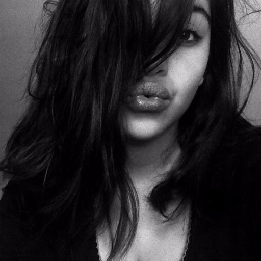 NinaRetal's profile picture. Instagram : Iamblindfolded