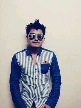 bipinkc28's profile picture. $tud€n£