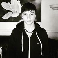 15 Year old boxer who likes to make gaming videos now and then!! PlayStation 4 name is hoodedassassin50 add me if you want to gameshare!!