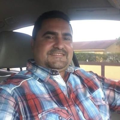 Nací en Cuba, cumplí prisión política por combatir a la tirania de los hermanos Castro. Amo a Dios, y lucho por los derechos de los pueblos a ser libre.