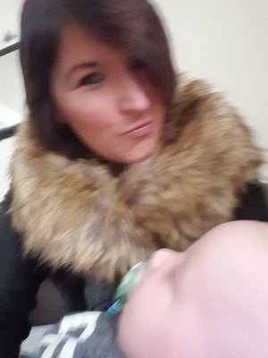 youniquebykimmm's profile picture. currently a white status younique presenter, love my job #paidtoplaymakeup