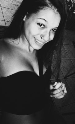SnapChat: Walferraz19/
instagram: Walkiria Ferraz /
29/07/15 /
16 years/
Não tomo juízo porque já tomo vodka e não sou de misturar.
Não me siga,estou perdida.