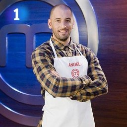 Enamorado de la cocina, finalista en MasterChef 4 y ahora, siguiendo mis sueños.

Acompáñame en este viaje!