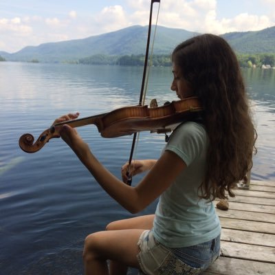 sarahvictoria03's profile picture. pun enthusiast