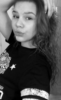 19 years Young. living My life the wayyy I want it! #Sagittarius #UBleedToBitch
*I'm Cold Hearted, Cause In the End I don't wanna get Hurt*  
*Follow 4 Follow*