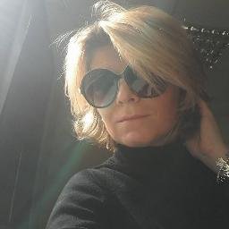 Milano mi ha adottata e io la amo quasi quanto la mia puglia! Detesto le maschere e adoro i cuori puri ammesso che ce ne siano.......