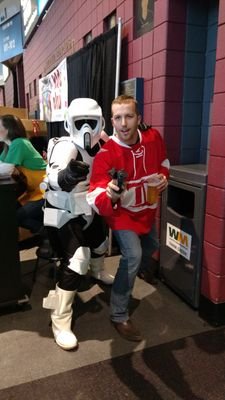 spaceoddity87's profile picture. 