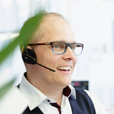 Inhaber @internezzoag, begeisterter Vater, Imker, Genuss liebhaber - Passion für gute digitale Lösungen #typo3 #neoscms