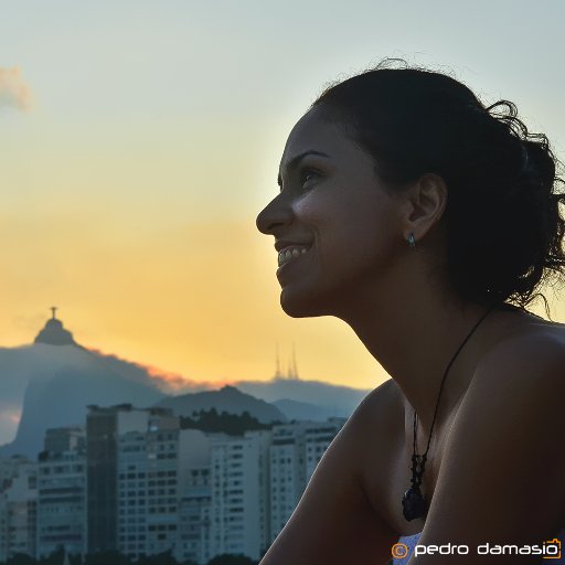 Atriz, Cantora e Professora de Artes Cênicas. https://t.co/WX6YqyK2tY…