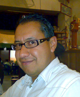 ixxrael's profile picture. Diseñador Gráfico, amante de la lectura, el arte, de Pink Floyd, de la Cerveza oscura, las aceitunas y como dice el maestro Aute: amigo de causas perdidas