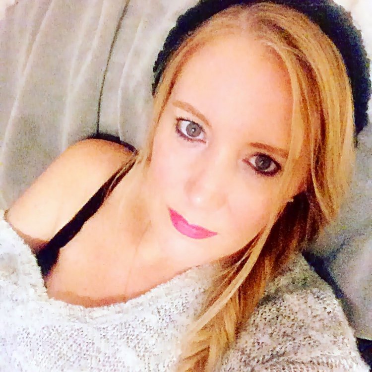 JustJenCasey's profile picture. The best things in life are unexpected...💕