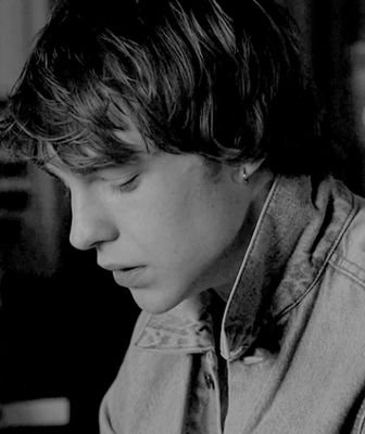 toxicpeopl3's profile picture. Rainbow Rowell me faveo 2 veces y he muerto, gracias twitter por hacer eso posible. Nico es el amor de mi vida.