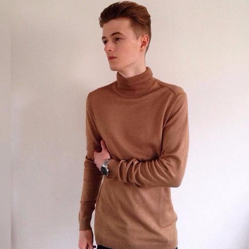 WORLDWIDE SHIPPING Selling Mens fashion apparel. Ex high-street chain branded clothing at affordable prices. Instagram: MDCClothinguk
Facebook: MDCClothinguk
