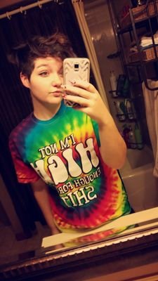 elizabeth_e42's profile picture. sad but hella rad.    Senior♋