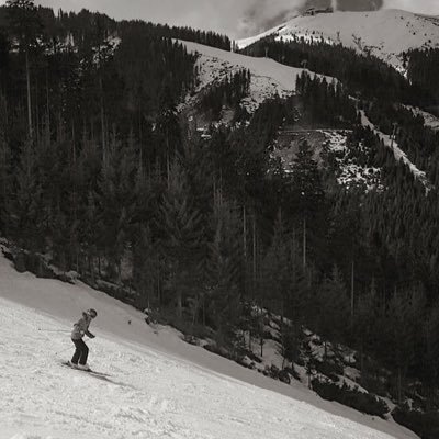 Graduate-entry medical student. Interests in human factors, resilience, medical education, leadership. Would really rather be off-piste or off dancing.