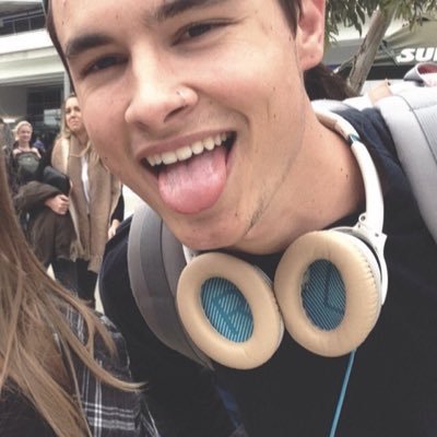 lawleysrose's profile picture. follow @adoreslawley ♡