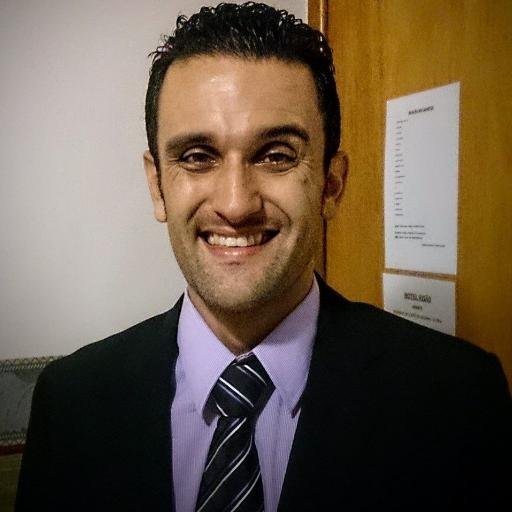 Gremista, cristão, Fã de futebol, apaixonado por tecnologias.
- Tudo se concorre para o bem daqueles que amam a Deus -
Avante!