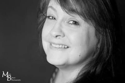 JulesHH's profile picture. Music/Movie addict, mom of 3 young adults, loves to dance like no one's watching - my apologies for bad English -still much to learn! HH = Hansestadt HAMBURG ⛵!