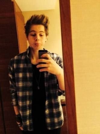✌✌PROMISE
5 SECONDS OF SUMMER ✌✌
ONE DIRECTION
Intragram: Michell_sanchez96 
wattpad : michell_sanchez11
Facebook: michell Sánchez