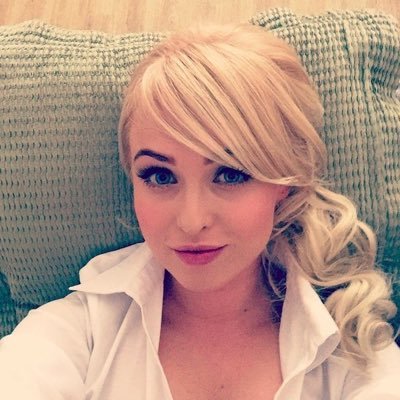 jorgie porter thanked me for the support & called me a lovely, great fan& said i was her fave& that she loved me so much what about you?❤️