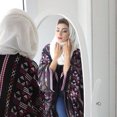 لن أكتب سوي أني أمرأه تتحمل عبئا داخل قلبها وفوق عقلها كاد ان يصل بها للجنون